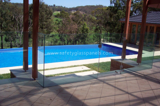 15mm Curved Toughened Glass Pool Fencing , Safety Decorative Pool Fencing