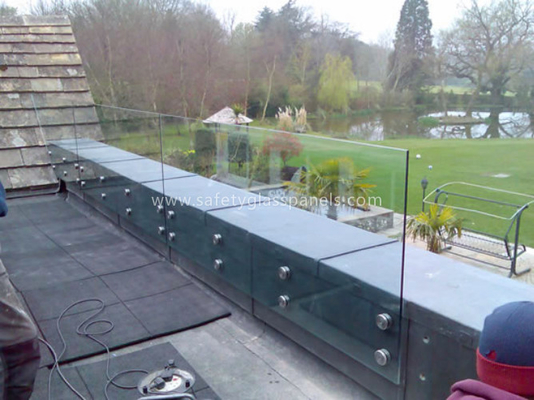 Modern Exterior Toughened Glass Balustrade Panels , Building Glass Guardrail